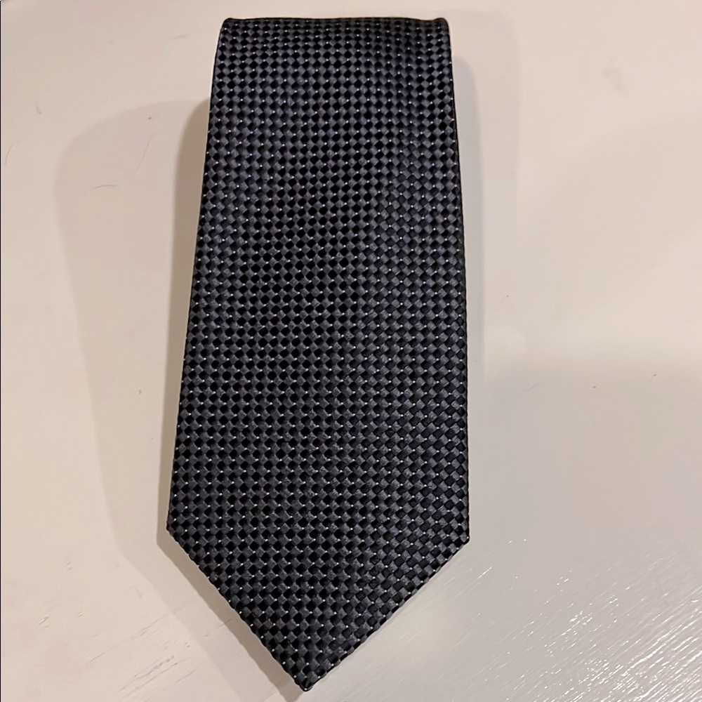 DONALD J TRUMP 100% Silk TIE Classic Black Gray Textured DJT Never Worn 45 47
